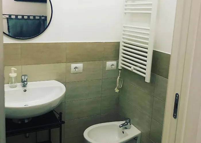 Via Fiume Cento 17 בית הארחה